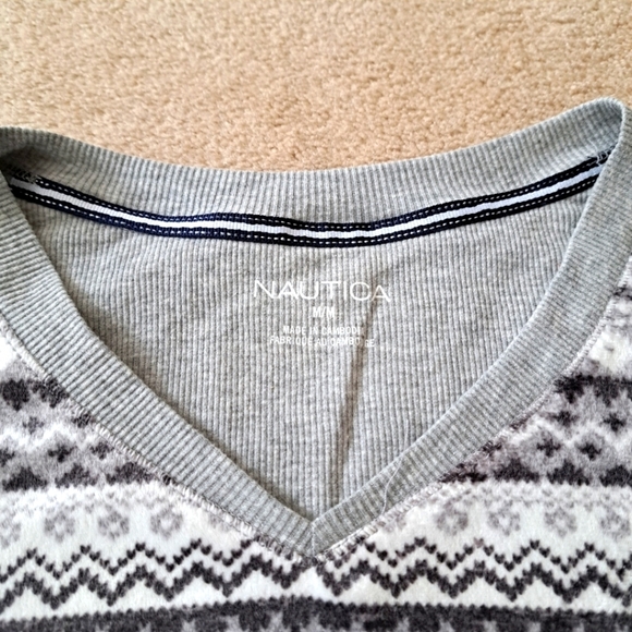 Nautica Pajama Set - 2  Piece Fleece Set Long Sleeved Soft Size Medium NWOT - Picture 4 of 13